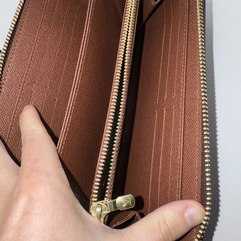 Louis Vuitton M60017 Zippy Wallet Monogram Canvas Brown Women's Wallet